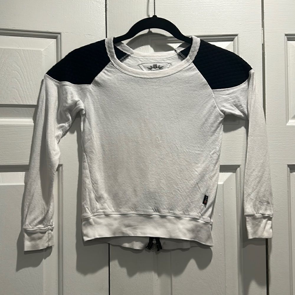 T2 Love Girls White/Black Lightweight Sweatshirt, Size 6
